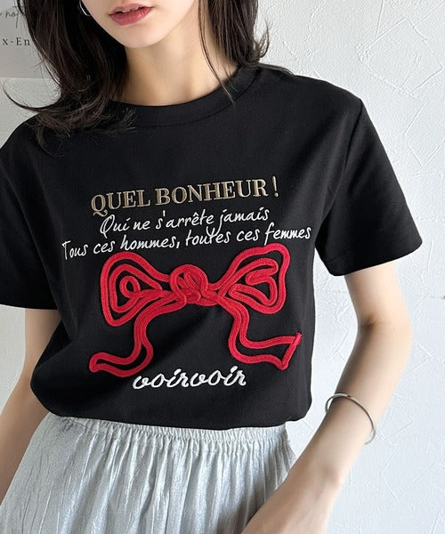 【mily bilet】華やか大人ガーリー。リボンコード刺繍プレートデザインTシャツ mi1329025