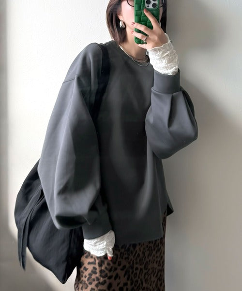 ちらっと見える甘さに、ときめく。袖ジャガードレースレイヤード タックスリーブ ダンボール素材プルオーバー（長袖） ce1330115