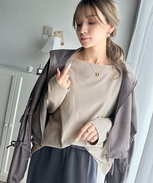 女性らしさ漂う、大人シンプル。シルケット風ボートネックロンTee ce1050246