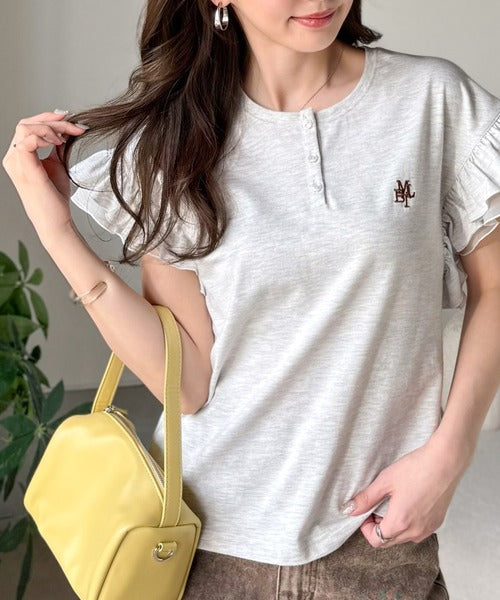 【mily bilet】ふわっと華やか、でも凛と。袖フリルコンパクトTシャツ mi1329092