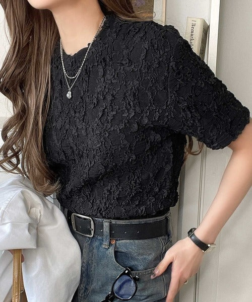 華やかな高級感を演出する。カットジャガード短丈Tシャツ（半袖） ce1050273