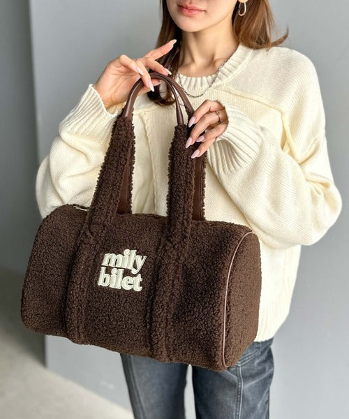 【mily bilet】ふわもこ感がたまらない主役バッグ♪ロゴ刺繍ボアボストンバッグ mi1179067