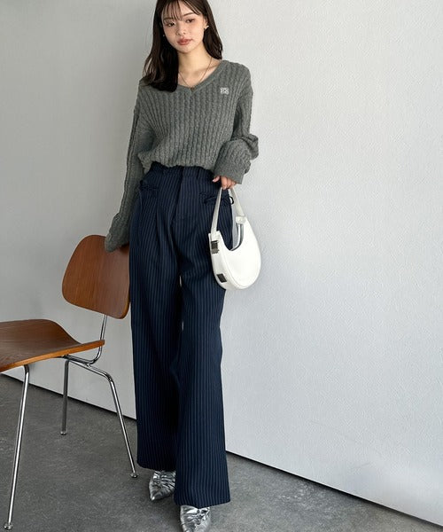 【mily bilet】一枚着るだけで、重ね着風。シャツレイヤード風ロゴ刺繍リブニットプルオーバー（長袖） mi1029172