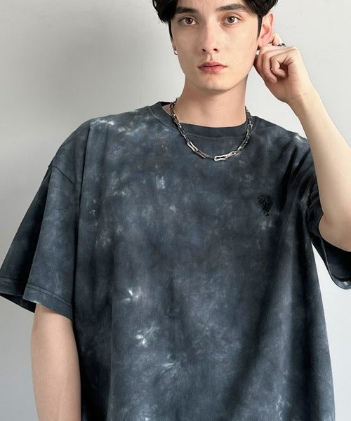 「視線を独り占め。」タイダイ染め刺繍入りオーバーサイズTシャツ／Tie-Dye Embroidered Oversize T-Shirt co1150031