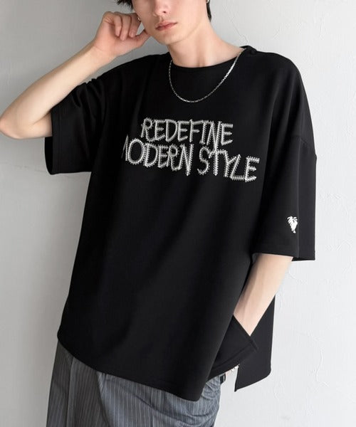 刺繍もシルエットもまるで3Dな主役級アイテム！立体刺繍ドレープダンボールTシャツ／3D Embroidered Draped Double-Knit T-Shirt co1010048
