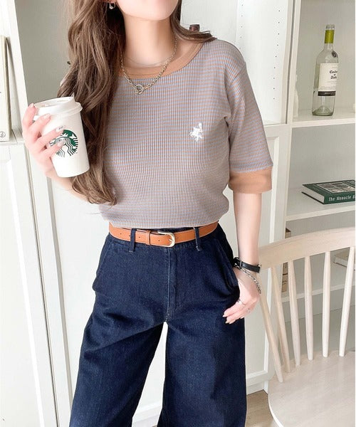 大人可愛いの新定番。袖リンガーボートネック胸刺繍ボーダーTシャツ（半袖） ce1260419