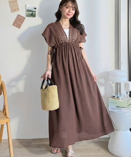 【mily bilet】甘さを抑えて上品に華やぐ。ナチュラルムードな レース使い楊柳フレアワンピース mi1019130