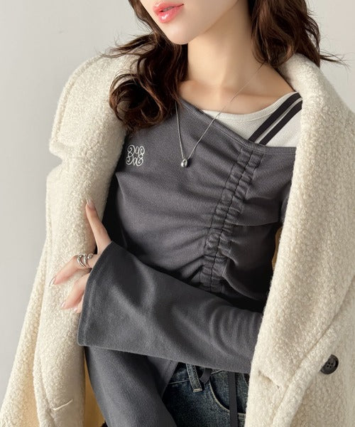 【mily bilet】アシメネックレイヤード風シャーリング使い袖フレア胸刺繍カットソー（長袖） mi1359011