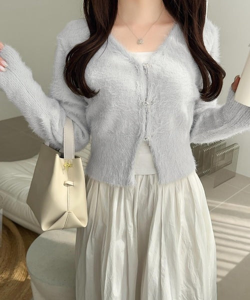 【mily bilet】ふんわり大人かわいい♪ビジューリボンボタンシャギーニットカーディガン（長袖） mi1029141