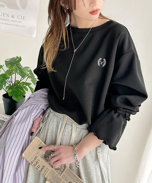 ワンポイントで魅せる大人可愛い。ワンポイントロゴ刺繍キャンディースリーブダンボールニットカットソー(長袖) ce1110110