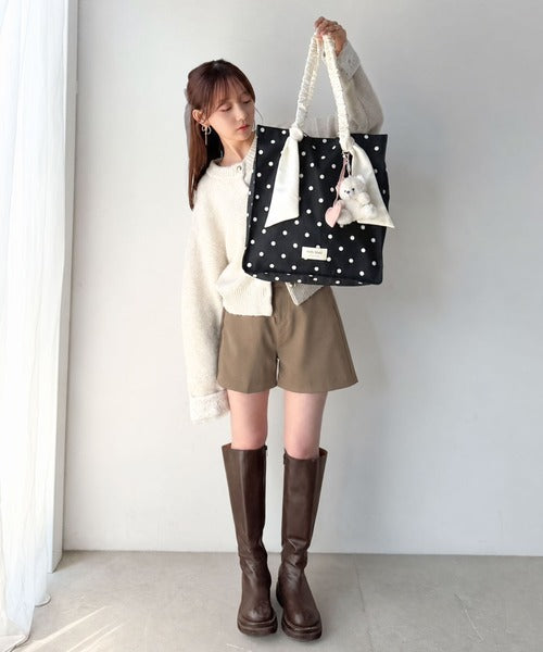 【mily bilet】こんなの待ってた！毎日のお供にも、推し活にも♪ドット柄サテンシュシュハンドルトート mi1079003