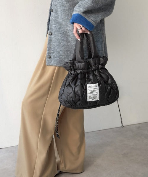《JaVaジャバコラボ》2wayシルエットでシーンを選ばず活躍♪キルティングパフィドロストバッグ jv1179077