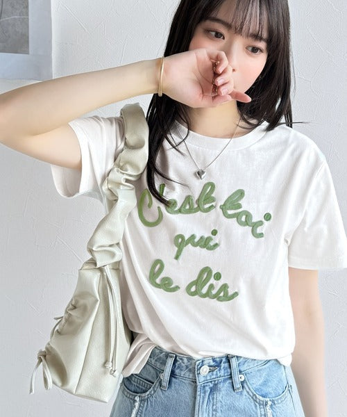 【mily bilet】着るだけでオシャレ感！ロゴプレート付きカラーフレンチコード刺繍Tシャツ(半袖) mi1329015