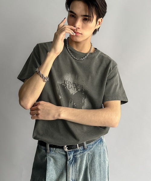 「即トレンド男子。」タイトフィットピグメント加工プリントTシャツ／Tight Fit Pigment-Dyed Print T-Shirt co1010001