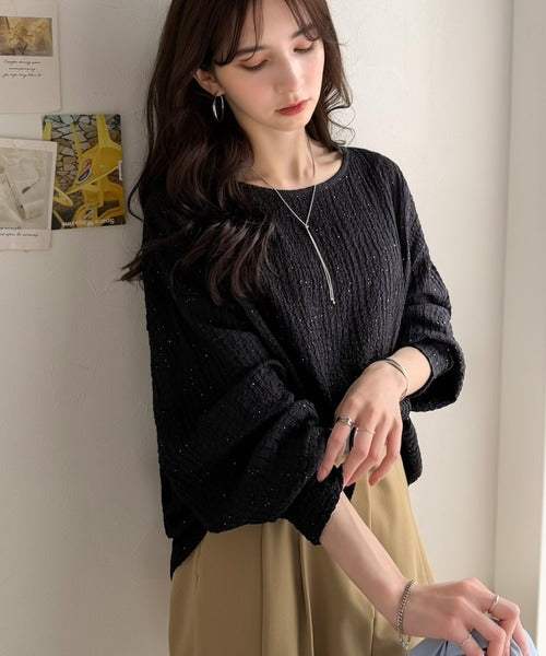 きらめき×立体感で、シンプルコーデを今っぽく。ラメ入りジャガード素材サイド切り替えプルオーバー（長袖） ce1350028