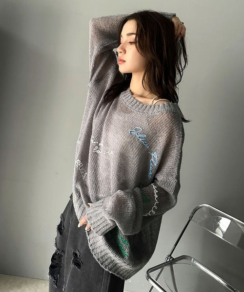 【mily bilet】女性らしさ滲み出る透け感が魅力。透かし編みランダム刺繍ルーズニット mi1029079