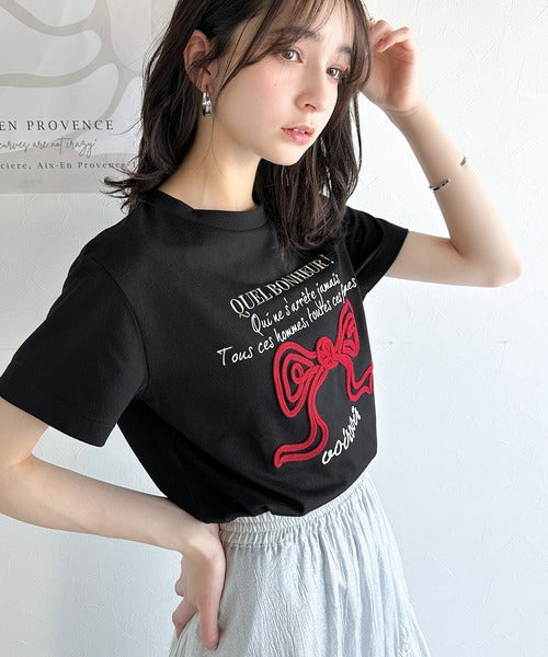 【mily bilet】華やか大人ガーリー。リボンコード刺繍プレートデザインTシャツ mi1329025