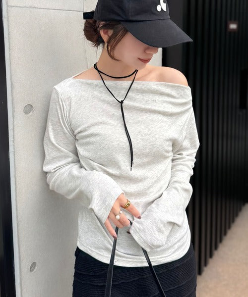 【mily bilet】アシメデザインで美しく。シェルボタン使いドレープカットソー（長袖） mi1329031