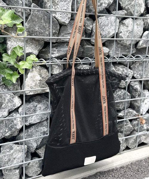 《JaVaジャバコラボ》ふたつの顔を持つ軽やかさ。ジャガードテープ使いメッシュナップザック(大容量) jv1179063