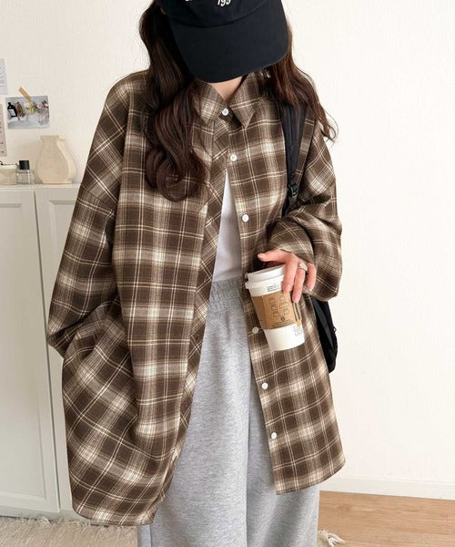 トレンド感たっぷり、ゆったりとしたシルエットで大人の抜け感を演出。微起毛オーバーサイズチェックシャツ ce1010567