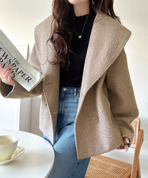 ビッグカラーで小顔見え。ふわっと羽織って、キュンとこなれる。ビッグカラーフェイクウールダブルコート ce1010455