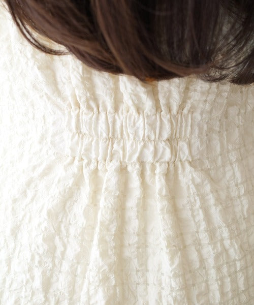 【mily bilet】甘さと気品を一枚に。ビッグオーガンジーケープ付きオフショル２WAYシアーエンボスワンピース mi1139087