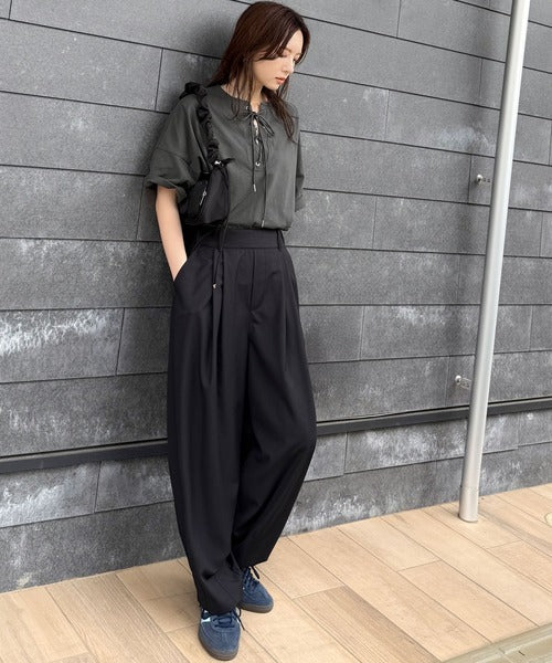 《JaVaジャバコラボ》胸元ひとくせ、抜け感ひとさじ。綿100％ バックロゴプリント 胸元レースアップTシャツ(半袖) jv1260458