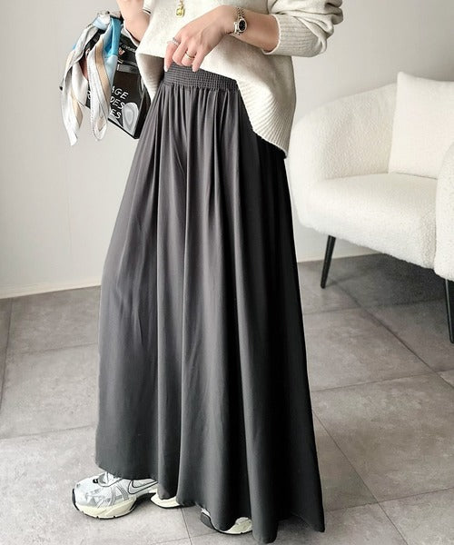 さらり、軽やか。リラックスstyleキマる。レーヨン素材ウエストギャザーフレアシルエットワイドパンツ ce1015084