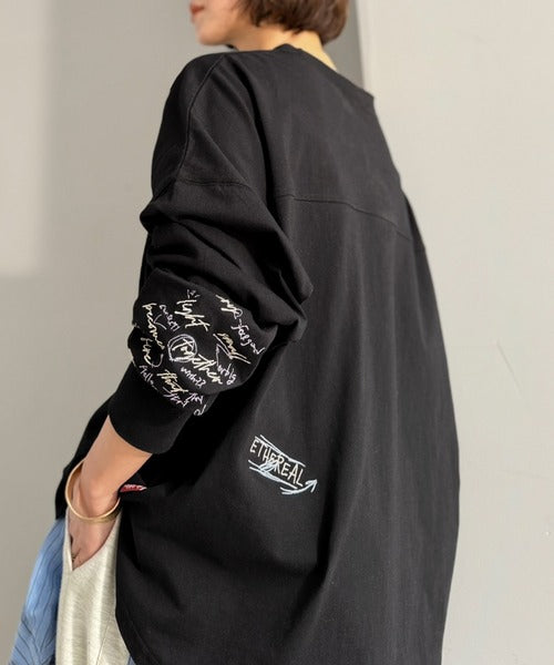 《JaVaジャバコラボ》袖を通せば、あなたも輝く。コットン100％刺繍胸元切り替えドルマンロンTEE（長袖） jv1260620