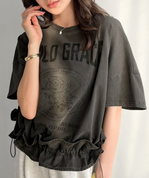 【mily bilet】甘辛バランスが叶う！綿100％ゆるシルエット裾ドロストフリルプリントTシャツ mi1329075