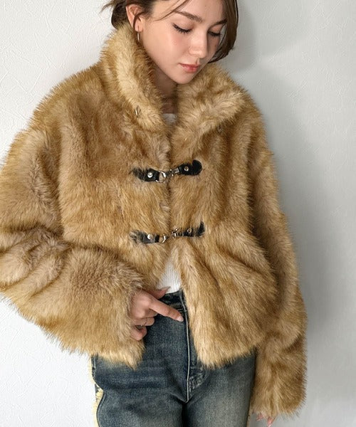 【mily bilet】秋冬モードを盛り上げる素材感♪上品さと華やかさを纏う　レザーバックル使いファーブルゾン mi1329052