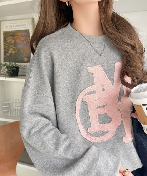 【mily bilet】ラフなシルエットに、遊び心をプラス。デニムフリンジワッペン使い裏毛スウェット(長袖)(ドットあり) mi1329132