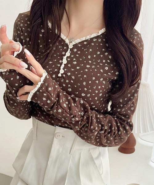 【mily bilet】華やかさと可愛さを1枚で。花柄レース使い袖ギャザーヘンリーカットソー mi1019106