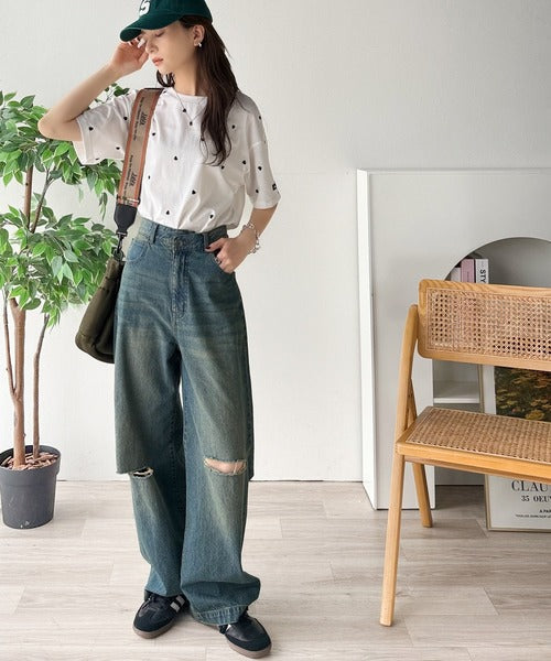 《JaVaジャバコラボ》春夏のカジュアルに、大人の“可愛い”をプラス。ミニハート刺繍Tシャツ（半袖） jv1010470