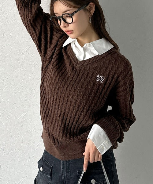 【mily bilet】一枚着るだけで、重ね着風。シャツレイヤード風ロゴ刺繍リブニットプルオーバー（長袖） mi1029172