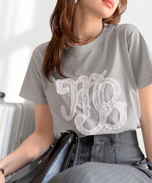 【mily bilet】1枚でサマになる。レースの透け感と光沢が魅力のレースワッペンTシャツ（半袖） mi1029185