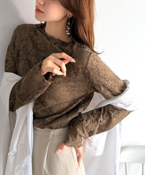透け感で魅せる、秋の上品レイヤード。プチハイネック花柄レースメロウトップス（長袖） ce1010487