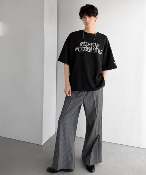 刺繍もシルエットもまるで3Dな主役級アイテム！立体刺繍ドレープダンボールTシャツ／3D Embroidered Draped Double-Knit T-Shirt co1010048