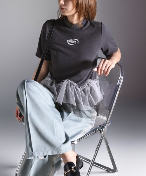甘さの中にカジュアル要素も取り入れた1枚。チュールフリルモックネックTシャツ ce1010304