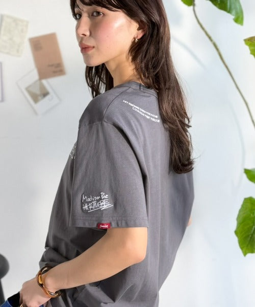 前後ダブル刺繍で、後姿だってぬかりなくかわいい♪ 綿100％グラフィック飛び刺繍Tシャツ (半袖) ce1260546