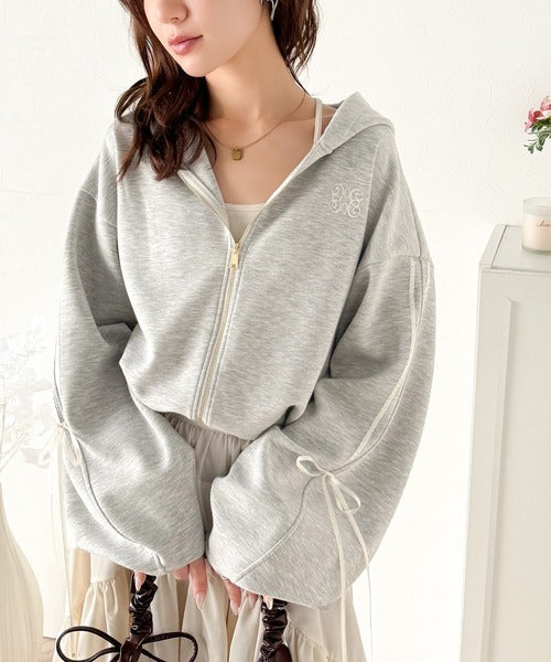 【mily bilet】大人のこなれ感が魅力。胸刺繍ダブルジップクロップドダンボールパーカー(ショート丈) mi1329011