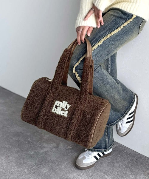 【mily bilet】ふわもこ感がたまらない主役バッグ♪ロゴ刺繍ボアボストンバッグ mi1179067