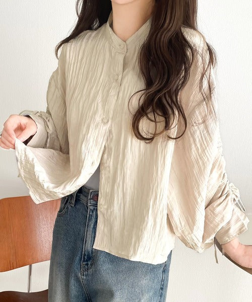 上品な抜け感と自由なアレンジ叶う。2wayカラー袖シャーリングシアー素材シャツブラウス（長袖） ce1010342