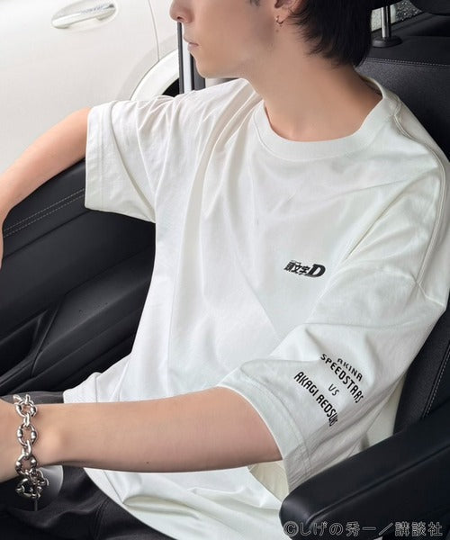 《頭文字D × JaVaコラボ》藤原拓海 vs 高橋兄弟 秋名バトルシーン グラフィック 半袖Tシャツ 【接触冷感・UVカット機能付き素材】 jo1150092