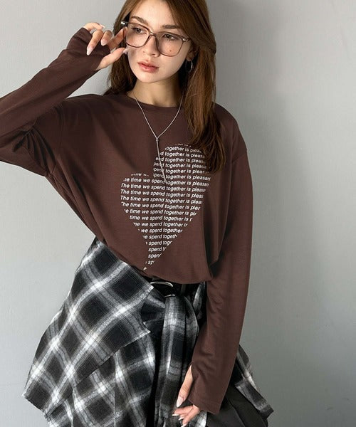 【mily bilet】 ハートが映える♪大人カジュアルMIX◎ハートグラフィック指穴ロングTシャツ mi1029154