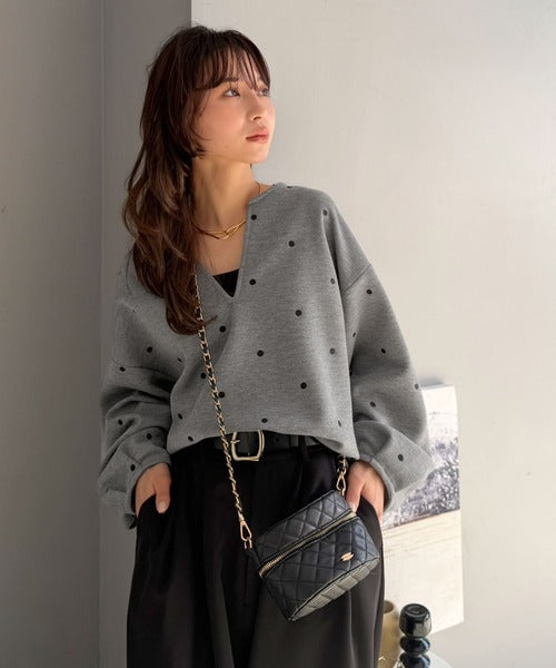【Classical Evon】甘さ抑えて品よく映える。ドット刺繍袖ぽわんキーネックロンTEE（長袖） ev1260616