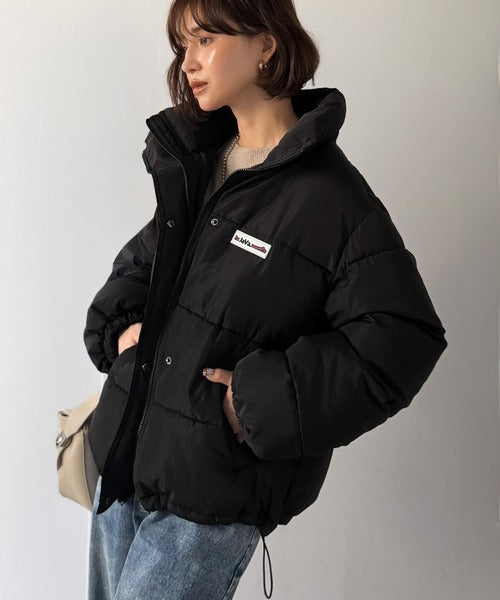 《JaVaジャバコラボ》トレンド感も暖かさも叶える。ショート丈スタンドネック中綿ジャケット jv1240095