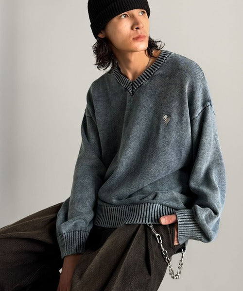 【Classical Origin】「自分ウケ最強。」綿100％刺繍入りピグメント加工Vネックセーター／Pigment-Dyed 100% Cotton Embroidered V-Neck Sweater co0780016