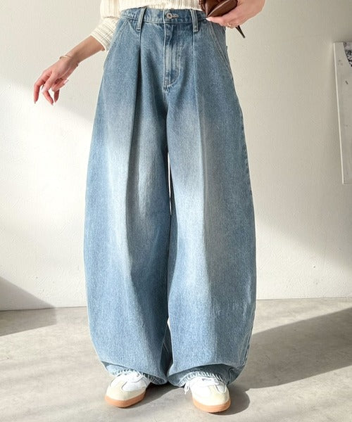 抜群のシルエットで、カバーしながらスタイルアップ♪カーブタックデニムパンツ ce0900017