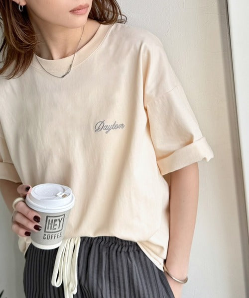 《JaVaジャバコラボ》お洒落見え抜群。大人カジュアルなゆったり半袖T。バック刺繍ビッグTEE（半袖） jv1260550